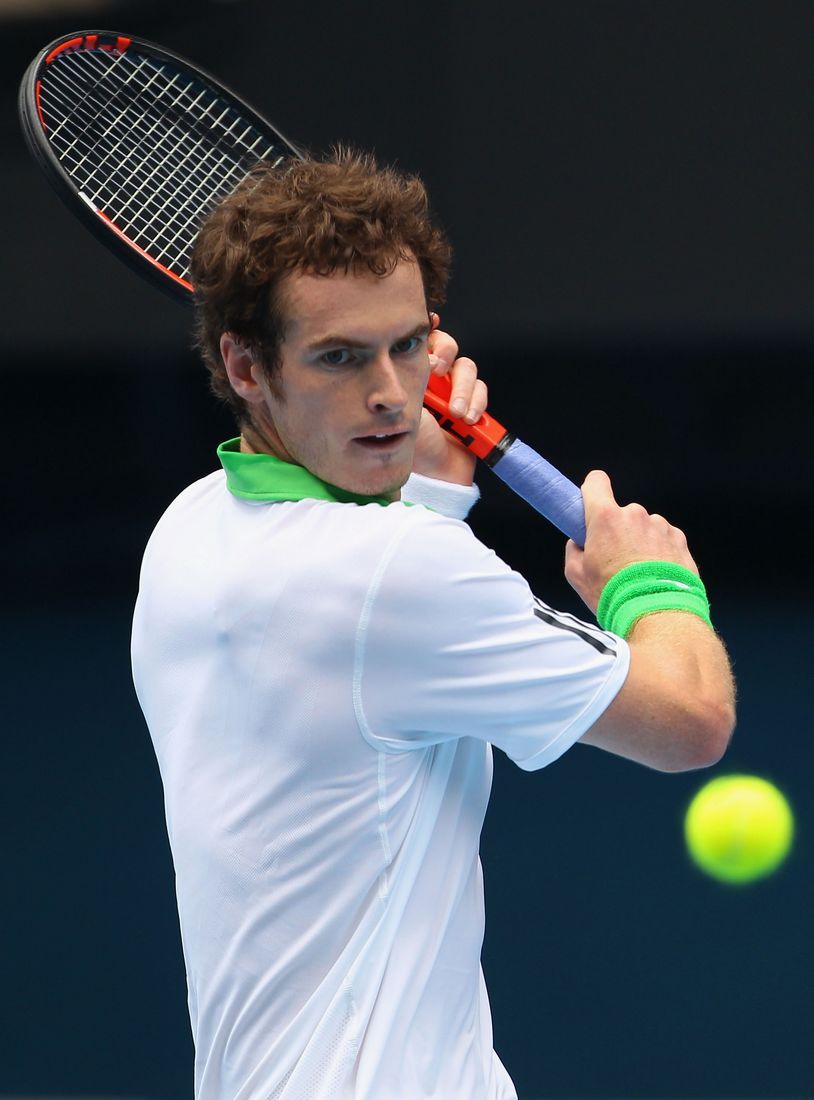 世界网球队力克意大利网球队，穆雷绝境逆转