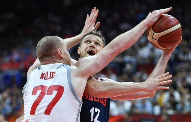 波兰队完胜日本队，马龙惊艳四座