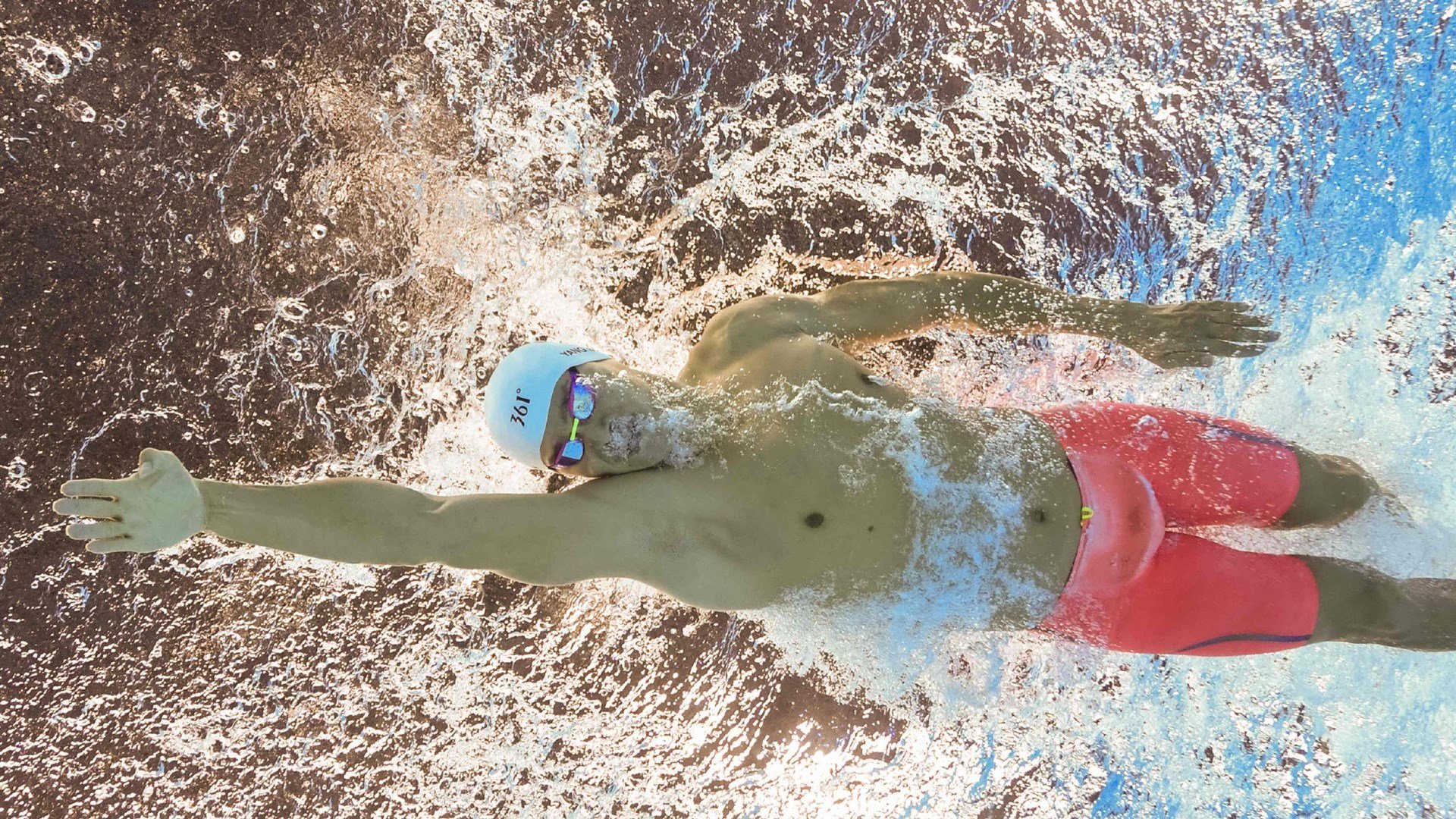 战术革命的胜利！摩纳哥青春风暴如何用高压牢笼锁死巴萨巨舰？