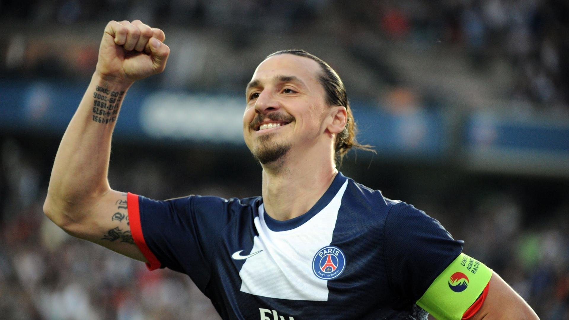 卢卡库,那双无形之手,如何掌控土威之战的每一寸草皮?